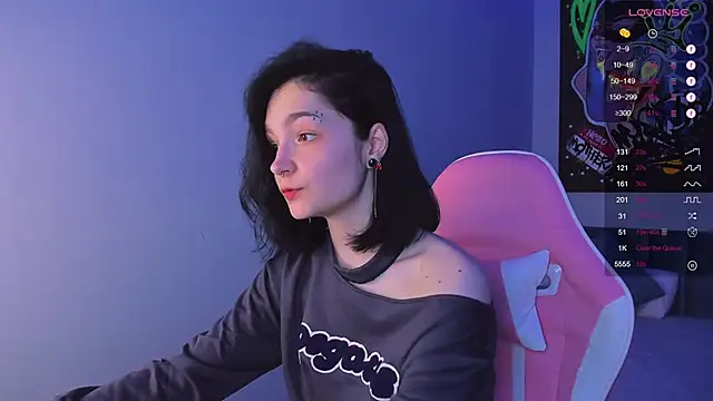 Snapshot of Luna-Moon chatting on 12.09.24 Luna-Moon online show from 12.09.24