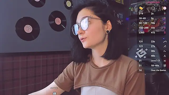 Snapshot of Luna-Moon chatting on 12.21.24 Luna-Moon online show from 12.21.24