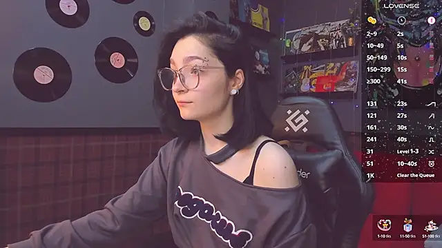 Snapshot of Luna-Moon chatting on 12.31.24 Luna-Moon online show from 12.31.24