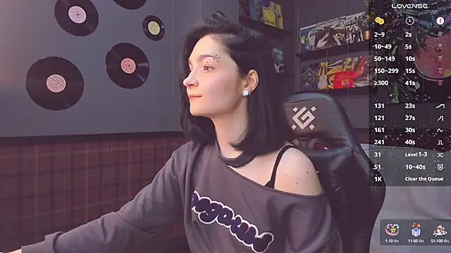 Snapshot of Luna-Moon chatting on 12.31.24 Luna-Moon online show from 12.31.24