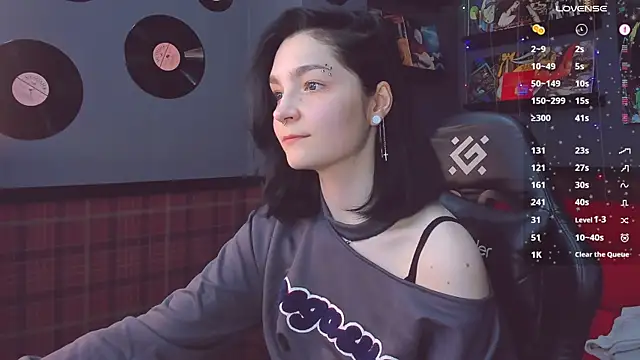 Snapshot of Luna-Moon chatting on 01.11.25 Luna-Moon online show from 01.11.25