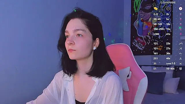 Snapshot of Luna-Moon chatting on 01.28.25 Luna-Moon online show from 01.28.25
