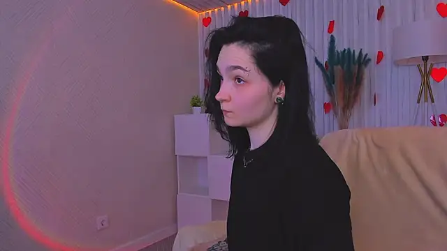 Snapshot of Luna-Moon chatting on 03.15.25 Luna-Moon online show from 03.15.25