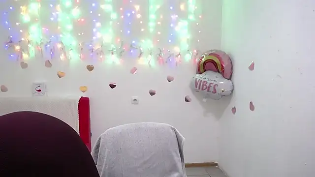 Snapshot of VasilisaSii chatting on 10.13.25 VasilisaSii online show from 10.13.25