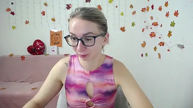 Snapshot of VasilisaSii chatting on 11.16.25 VasilisaSii online show from 11.16.25