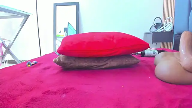 candela collinss online show from 01.18.25