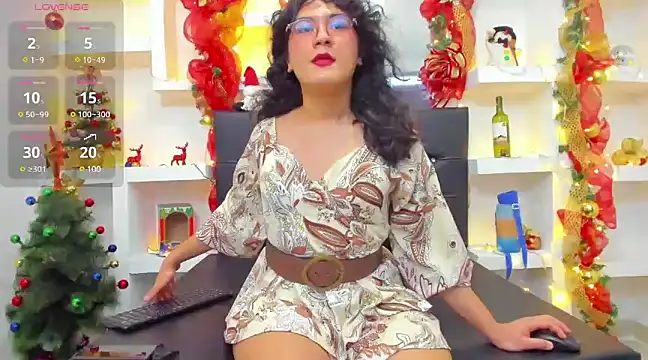 Snapshot of Elith_Berry69 chatting on 12.17.24 Elith Berry69 online show from 12.17.24