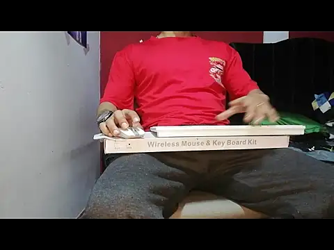 Snapshot of rolobot chatting on 10.20.25 rolobot online show from 10.20.25