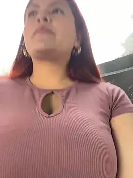 Snapshot of lia_moon77 chatting on 12.16.24 lia moon77 online show from 12.16.24