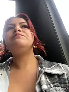 Snapshot of lia_moon77 chatting on 12.17.24 lia moon77 online show from 12.17.24