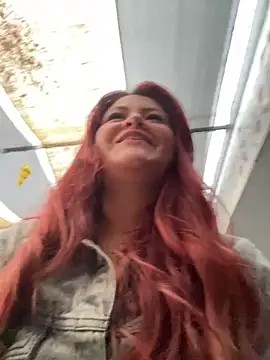 Snapshot of lia_moon77 chatting on 12.19.24 lia moon77 online show from 12.19.24