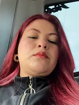 Snapshot of lia_moon77 chatting on 01.05.25 lia moon77 online show from 01.05.25