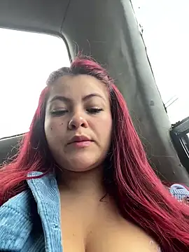 Snapshot of lia_moon77 chatting on 02.15.25 lia moon77 online show from 02.15.25