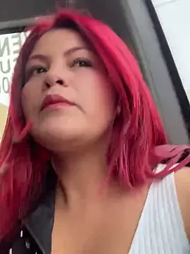 Snapshot of lia_moon77 chatting on 03.05.25 lia moon77 online show from 03.05.25