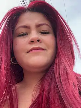 Snapshot of lia_moon77 chatting on 03.20.25 lia moon77 online show from 03.20.25