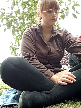 lara moon25 online show from 09.16.25