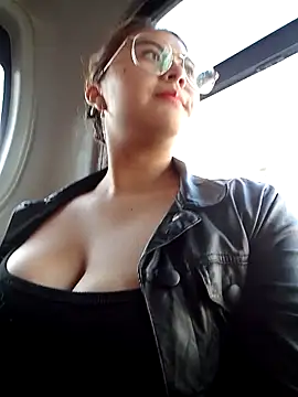 lara moon25 online show from 09.30.25