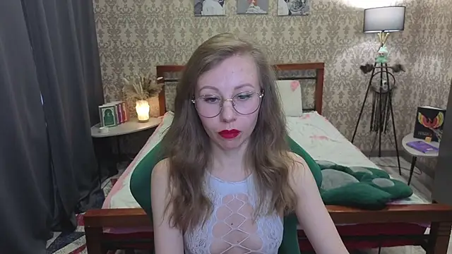 Lill Mary online show from 04.07.26