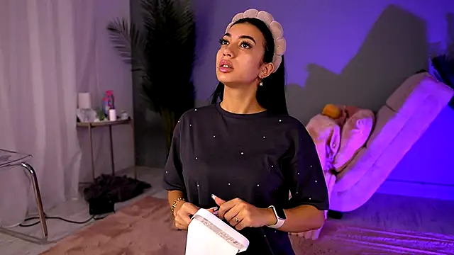 BetsyGonzale online show from 10.16.25