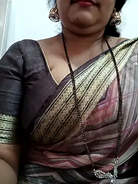 Snapshot of Nyra-23 chatting on 11.08.25 Nyra-23 online show from 11.08.25