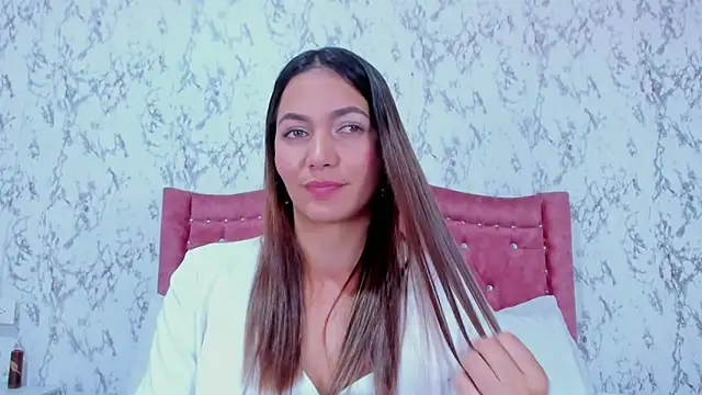 Mia Malkovaa  online show from 10.15.25