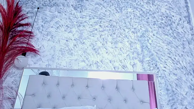 Mia Malkovaa  online show from 02.20.26