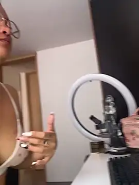 baby lizy online show from 09.27.25