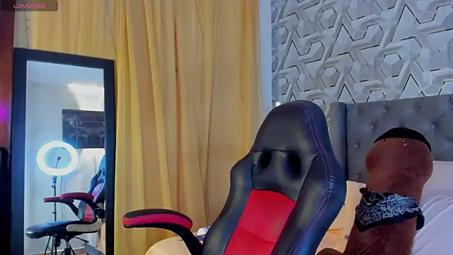 Sophiee Hill online show from 09.29.25