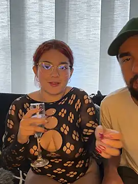 Snapshot of camianddanna chatting on 12.24.24 camianddanna online show from 12.24.24