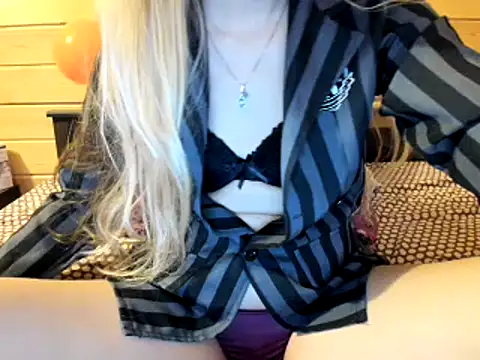 Snapshot of Cookiecutey chatting on 11.01.25 Cookiecutey online show from 11.01.25