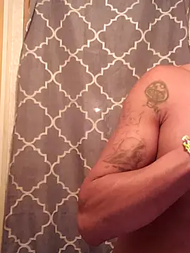 LargeDominoes online show from 04.18.26