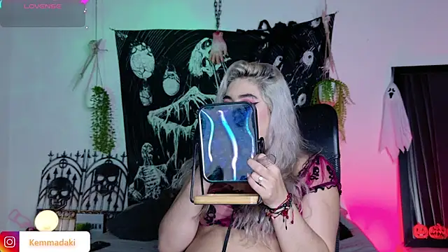 Snapshot of kemmadakii chatting on 10.05.25 kemmadakii online show from 10.05.25