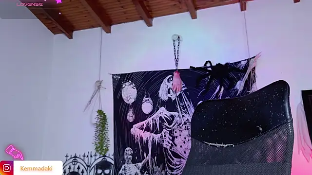 Snapshot of kemmadakii chatting on 10.22.25 kemmadakii online show from 10.22.25