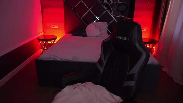 MirandaWong online show from 10.25.25