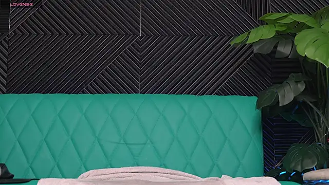 Snapshot of home_horny_eva chatting on 12.16.24 home horny eva online show from 12.16.24