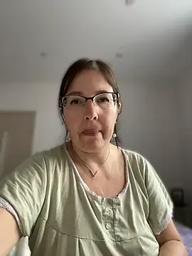 Snapshot of B_Bonya_m chatting on 07.18.26 B Bonya m online show from 07.18.26