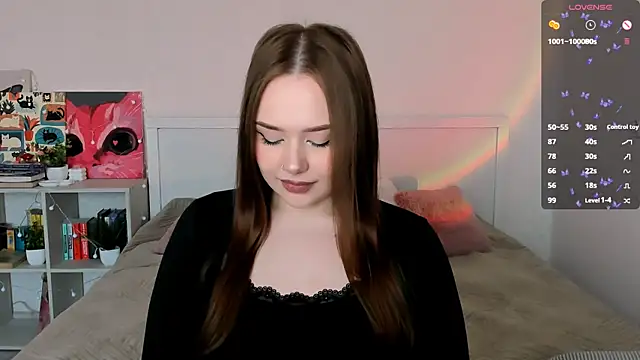Snapshot of LittleKiitten chatting on 06.30.26 LittleKiitten online show from 06.30.26