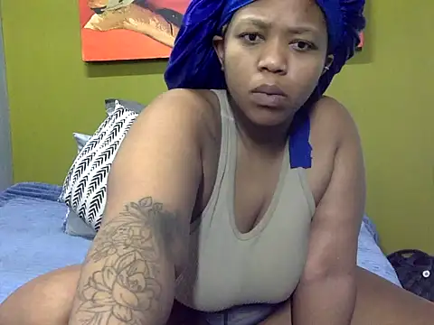 GoldenPussyXOXO online show from 12.03.25