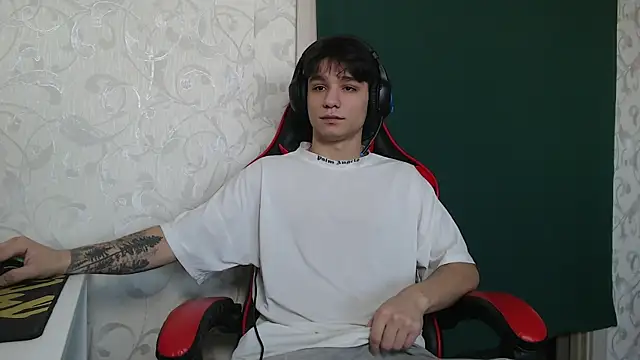 Snapshot of Ricky-boy chatting on 12.07.24 Ricky-boy online show from 12.07.24