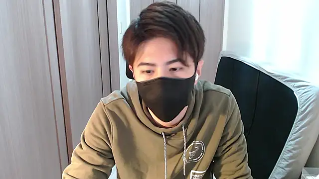 Snapshot of ryota_kkk chatting on 02.20.25 ryota kkk online show from 02.20.25