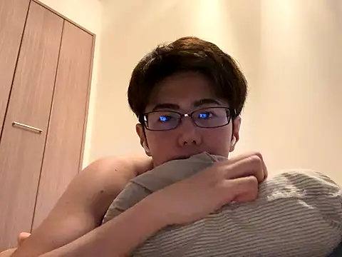 Snapshot of ryota_kkk chatting on 10.16.25 ryota kkk online show from 10.16.25