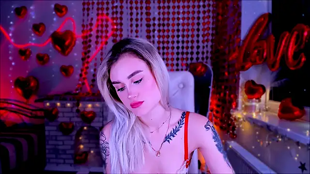  Ravenaa online show from 02.08.25