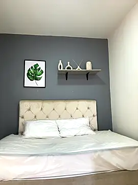 Soe Lara online show from 09.19.25