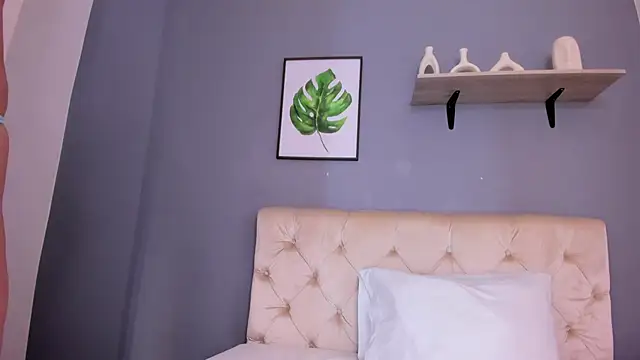 Soe Lara online show from 09.29.25