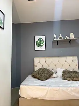 Soe Lara online show from 12.04.25