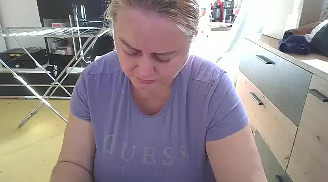 Meliss Official9 online show from 02.19.25