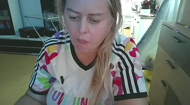 Meliss Official9 online show from 02.19.25