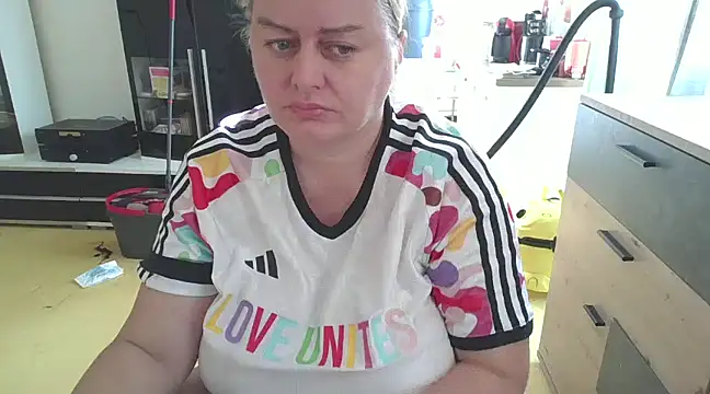 Meliss Official9 online show from 02.22.25