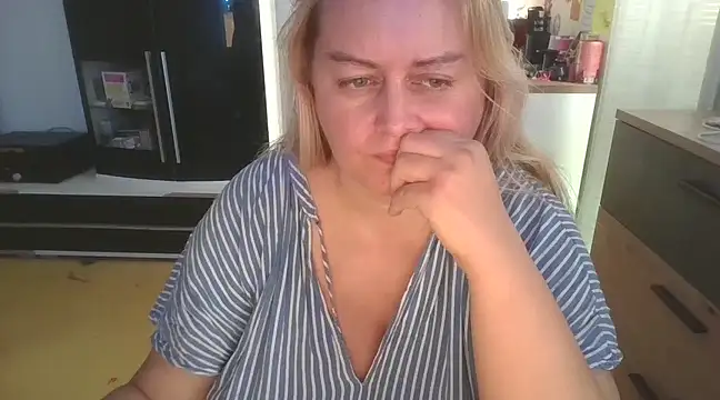 Meliss Official9 online show from 02.26.25