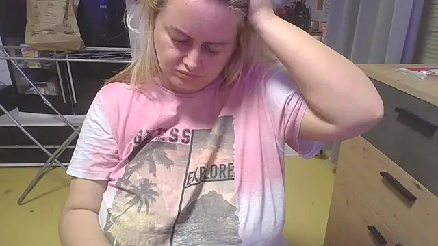 Meliss Official9 online show from 03.20.25